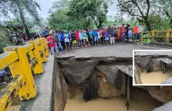 El Ministerio de Transporte inició el traslado de un puente metálico modular hacia el sector del río Mulatos. FOTO: Cortesía