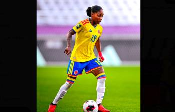 Sintia Cabezas de nuevo está en la zona medular de la Selección, que se mide a Polonia por el paso a los cuartos de final del Mundial Sub 20. FOTO CORTESÍA FCF 