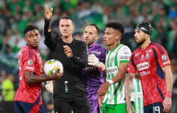 El juez Wílmar Roldán fue designado como central para el duelo de vuelta en la final de la Copa Betplay entre DIM y Atlético Nacional. FOTO MANUEL SALDARRIAGA