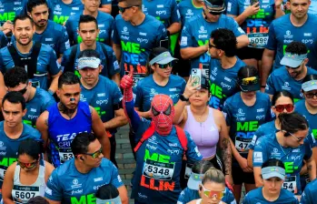 Julio Cubillos ‘Spiderman’ se robó todas las miradas y las fotos en la competencias de Ruta Medellín, que se disputó este domingo en la capital de la Montaña. FOTO CAMILO SUÁREZ 