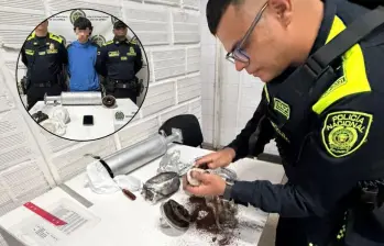 El hombre, de 29 años, intentó pasar desapercibido pero fue atrapado con 800 gramos de droga. FOTO: Cortesía Alcaldía de Medellín