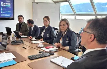 Funcionarias de la Procuraduría en las instalaciones de la EPS Salud Total. FOTO: CORTESÍA