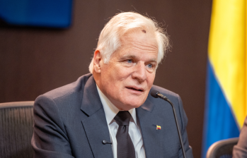 Miguel Uribe Londoño, padre del asesinado precandidato presidencial Miguel Uribe Turbay. Foto: AFP