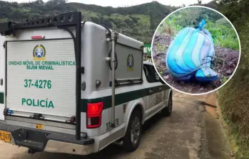 Uno de los cuerpos fue hallado en Támesis. El cadáver fue envuelto en un costal en la vía que conduce al corregimiento de San Pablo. FOTO: Cortesía