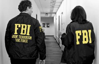 El extraditado colombiano quedó en manos de agentes del FBI de Estados Unidos. FOTO: CORTESÍA DEL FBI.