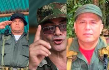 Alias Calarcá junto a Iván Mordisco y el disidente de las Farc conocido como Jhon 40. Fotos: cortesía