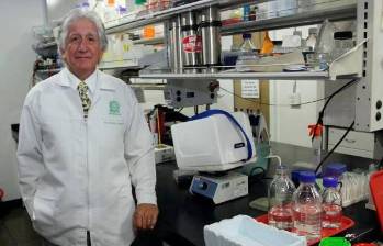 El científico nacido en Santa Rosa deja un legado de 40 años de investigaciones que son claves para seguir buscando mejoras maneras de combatir el Alzhéimer. FOTO: CORTESÍA