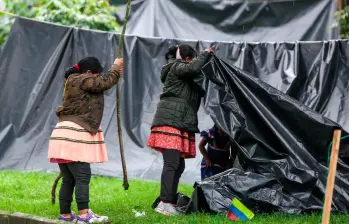 La semana pasada cerca de 300 indígenas emberá llegaron al Parque Nacional de Bogotá. FOTO COLPRENSA