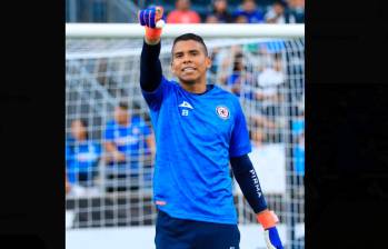 Kevin Mier el arquero colombiano que pasó por Atlético Nacional, y buscará el título de la Concacaf con Cruz Azul. FOTO TOMADA X @CruzAzul