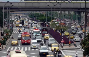 En Medellín y otros municipios metropolitanos hay medidas de detección para los infractores del pico y placa. FOTO: EL COLOMBIANO