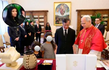 Imagen del presidente Gustavo Petro durante su reunión con el Papa León XIV en el Vaticano. FOTO CORTESÍA