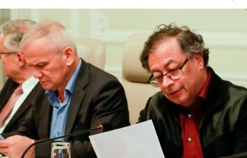 González (izquierda) estuvo previamente copresidiendo el partido Alianza Verde. FOTO: PRESIDENCIA