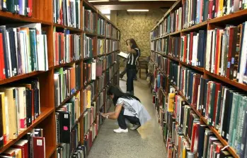 Aumento del salario mínimo encarece maestrías en universidades públicas: ¿qué pasará con el acceso a la educación?