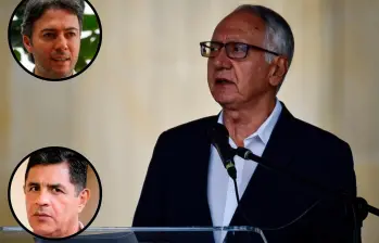 El exministro de Salud, Guillermo Jaramillo; el exsuperintendente del ramo, Daniel Quintero, y el exinterventor de Nueva EPS, Jorge Iván Ospina. FOTO COLPRENSA
