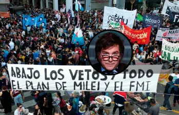 En las afueras del Congreso de Argentina, en Buenos Aires, hubo celebración por la decisión de la Cámara. FOTO AFP
