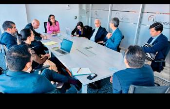 Reuniones entre los representantes de Nueva EPS y Audifarma con la mediación de la Supersalud. FOTO CORTESÍA