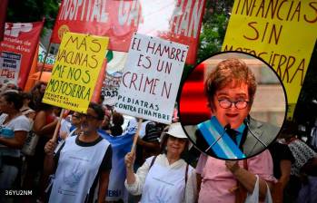 Trabajadores de la salud en protestas en Buenos Aires contra la falta de presupuesto por parte del gobierno de Javier Milei. FOTO AFP