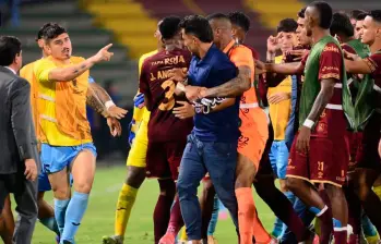 Este fue el momento álgido al final del compromiso entre Tolima y O’Higgins. FOTO COLPRENSA