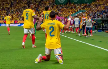 Daniel Muñoz porta el legendario dorsal de Andrés Escobar en el Mundial. FOTO JUAN ANTONIO SÁNCHEZ