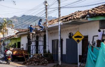 Inicia la fase de reconstrucción y demolición. Algunas casas ya han sido marcadas según el procedimiento a seguir. FOTO Julio César Herrera