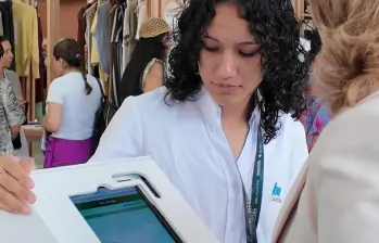 El sistema de reconocimiento facial con inteligencia artificial promete reducir los tiempos de acceso en Colombiamoda 2025. FOTO cortesía