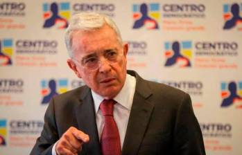 Uribe defendió que su proceso paz “no cambió la Constitución, ni hubo impunidad absoluta”. FOTO: Colprensa