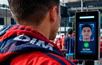 La nueva tecnología busca identificar a los aficionados que ingresan al estadio y facilitar el trabajo de las autoridades en materia de seguridad. FOTO: @DIM