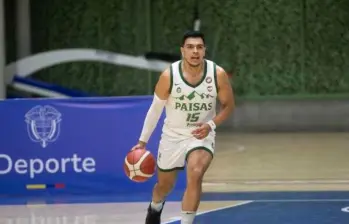 Andrés Carmona despejó el camino del triunfo para Paisas en el segundo duelo de la final ante Caimanes, en el Iván de Bedout. FOTO ESNEYDER GUTIÉRREZ 