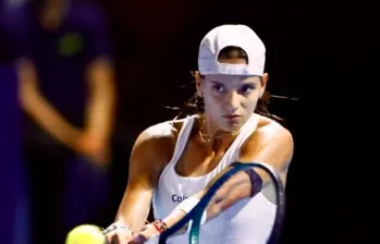 Emiliana Arango en acción en el Abierto de Guadalajara en el que ya es semifinalista. FOTO CORTESÍA FEDECOLTENIS