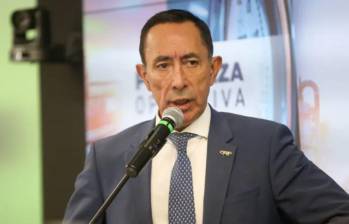 El expresidente de Ecopetrol, Ricardo Roa, es señalado de presuntamente favorecer a una veterinaria donde lleva sus gatos. Fotos: Colprensa y redes