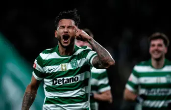 Luis Javier Suárez celebrando uno de los tres tantos que aportó en la goleada del Sporting de Lisboa al Río Ave, en la Liga de Portugal. FOTO: Tomada de X @SportingCP