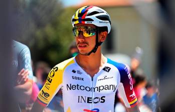 Egan Bernal ya tiene a su compañero Thymen Arensman más adelante en la general (9°), por lo que de ahora en adelante tendrá que trabajar para él. FOTO X-Netcompany INEOS