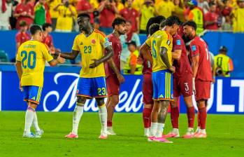 En la imagen aparece Dávinson Sánchez con la cinta de capitán durante el partido frente a Portugal, en el que fue una de las grandes figuras de Colombia. FOTO juan antonio sánchez