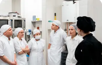 Parmessano busca talentos para sumarse a su equipo en Medellín y Bogotá, en áreas como gastronomía, bebidas, alimentos, restaurantes y servicio al cliente. FOTO: CORTESÍA