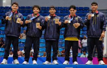 Estos son los gimnastas colombianos que ganaron oro en Centroamericanos. Yan Dairo Zabala, Thomas Mejía, Camilo Vera, Jorman Andrés Álvarez y Ángel Barajas. FOTO CORTESÍA COC