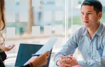 Aunque la tasa de empleo alcanza niveles históricos, la organización proyecta una desaceleración a partir de 2025. FOTO: iStock
