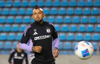 Arturo Vidal protagonizó una polémica reacción tras marcar un autogol en el 2-2 de Colo Colo en su visita a Iquique. FOTO TOMADA X @ColoColo