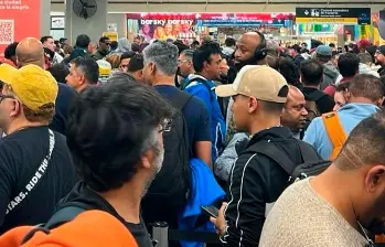 Sobre todo en el área de llegada de vuelos internacionales se registra una congestión casi permanente. FOTO TOMADA DE X