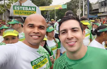 A la izquierda aparece en la imagen, junto a Esteban Restrepo, Milton José Quiñones Corrales. Foto: Cortesía.