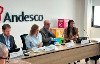 Gobierno, Andesco y empresas de servicios públicos instalaron mesas técnicas para abordar los retos de energía eléctrica, gas natural y seguridad energética. FOTO cortesía Andesco