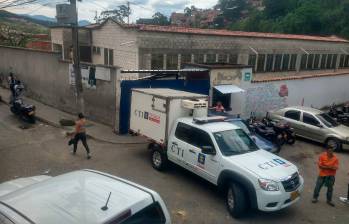 El joven de 17 años lesionado en el hecho dentro de la Institución Educativa Gabriel García Márquez se encuentra en estado crítico en el Hospital San Vicente Fundación de Medellín. FOTO GUILLERMO LEÓN OSPINA MUÑOZ