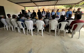 La liberación de 28 personas este miércoles 3 de diciembre estuvo acompañada por la Comisión Humanitaria para la Región del Catatumbo, la Defensoría del Pueblo, la Iglesia Católica y la Mision de la ONU. FOTO: Defensoría