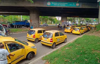 El segmento de taxis cayó en ventas en 2025 con 4.693 matrículas, su nivel más bajo en 14 años, pese al crecimiento automotor de 26,5%. FOTO EL COLOMBIANO