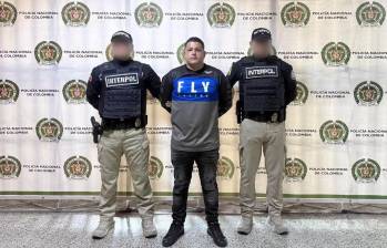 Andrey Gustavo Segura Quesada, alias El Gemelo, fue capturado a la salida de un hotel del barrio El Poblado, luego de que fuera identificado por agentes de la Interpol. FOTO: CORTESÍA POLICÍA NACIONAL