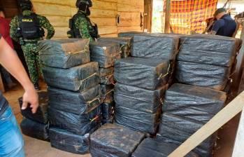 Así estaban empacadas las 5,5 toneladas de cocaína, ocultas en una caleta subterránea en una finca de Necoclí. FOTO cortesía