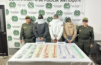 Durante el procedimiento, la Policía pudo recuperar $32 millones en billetes de diferente denominación. FOTO Cortesía Policía Antioquia. 