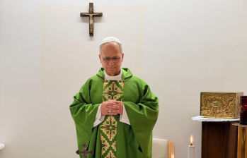 Los médicos reportaron una mejora constante de su estado general tras la operación del pulmón derecho. FOTO: Tomada de X: @news_vaticano