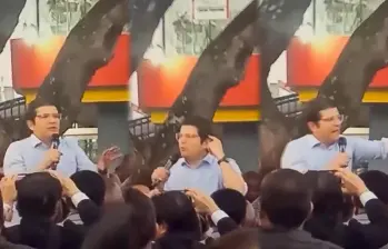 El video muestra a Miguel Uribe momentos antes de recibir los disparos, mientras se dirigía a un grupo de ciudadanos en el parque Modelia, en Bogotá. / FOTO redes sociales