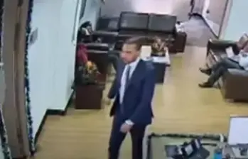 Jaime Ramírez Cobo visitó al entonces ministro de Hacienda, Ricardo Bonilla, en el marco de las gestiones del escándalo de la UNGRD. Así quedó registrado en videos. Foto: tomada de video