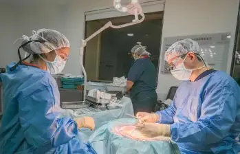 Colombia realizó su primer trasplante de riñón asistido por robot con tecnología Da Vinci